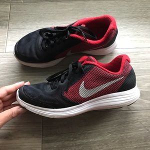 Nike Revolution 3 Shoes